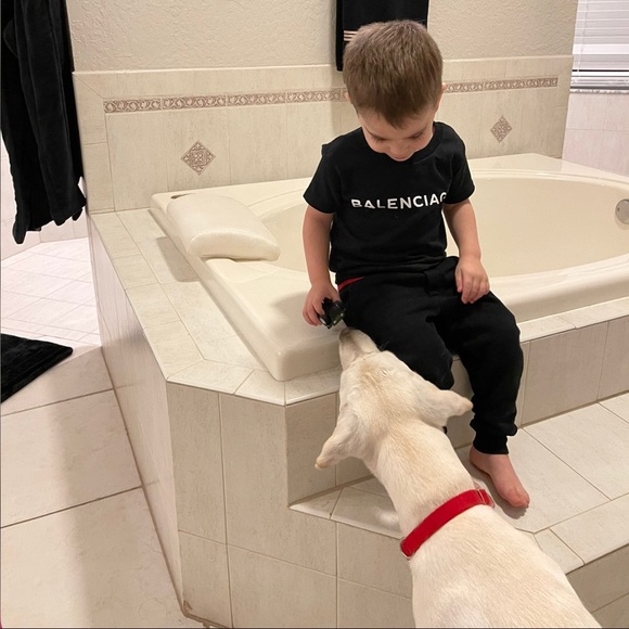 Tee’s - Picture 4 of 4